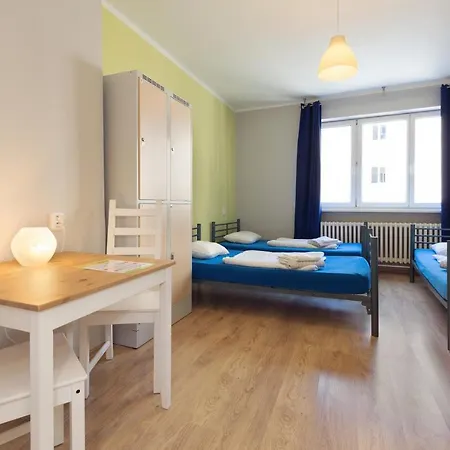 Patio Dorms Vandrarhem *